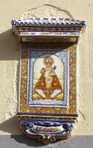 Placa de cerámica de la Virgen